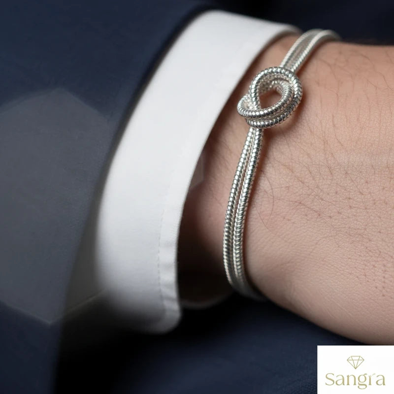 Bracciale Nodo d'Amore Sangra - Acciaio Inossidabile con Maglia Mesh Regolabile