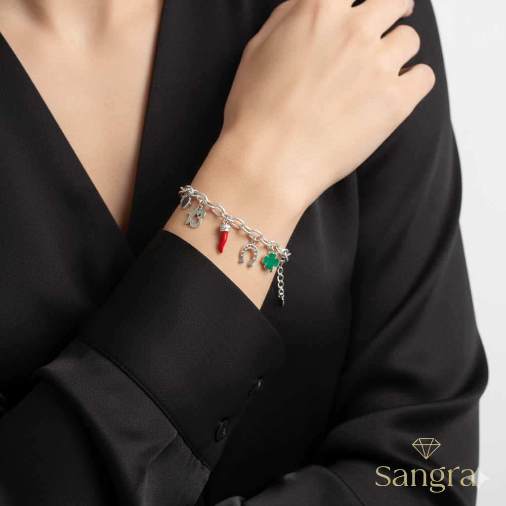 Bracciale Charm Portafortuna in Argento con Smalti e Ciondoli Tradizionali